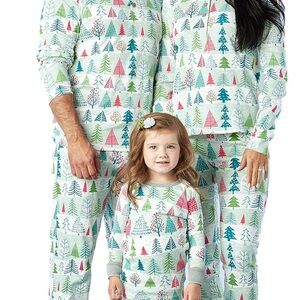NWT‎ Christmas Tree Pajamas Size 12T.